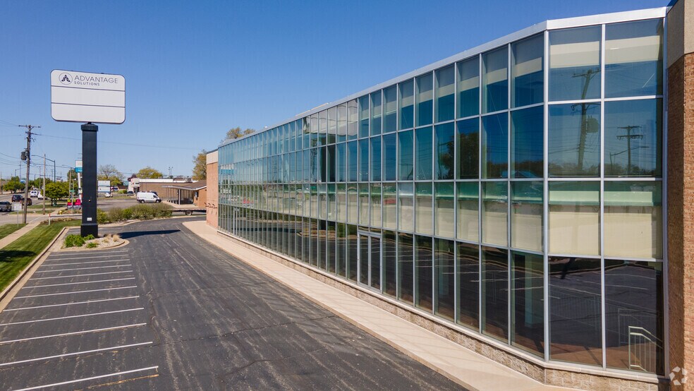 More Photos Of 1001 28th St SW, Wyoming Office For Lease