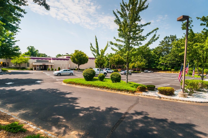 More Photos Of 1069 State Route 18, East Brunswick Restaurant For Sale