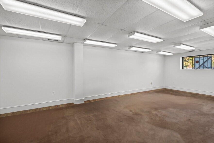 More Photos Of 2601 Wilkinson Blvd, Charlotte Industrial For Sale