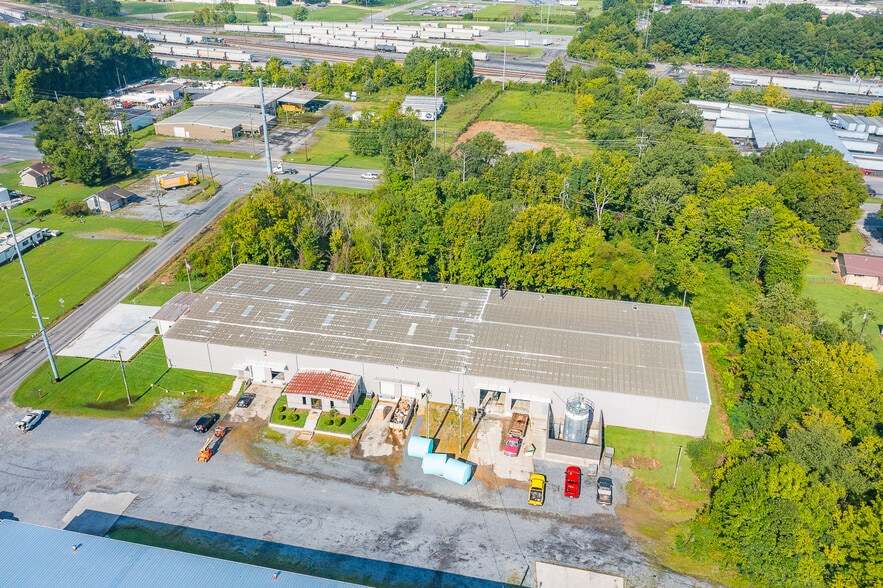 More Photos Of 506 Bear Creek Rd, Dalton Manufacturing For Sale