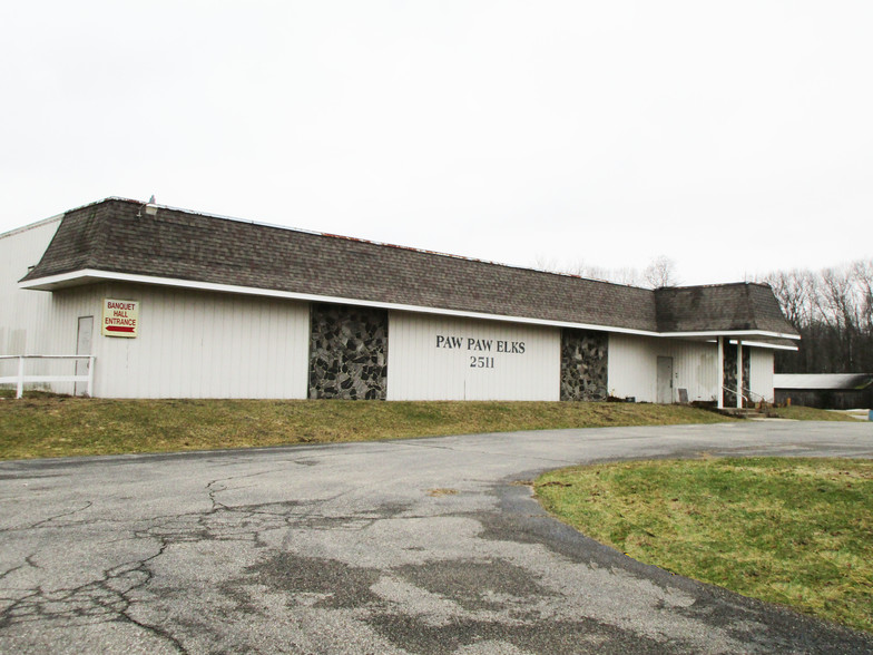 Primary Photo Of 41861 M 40, Paw Paw Storefront Retail Office For Lease