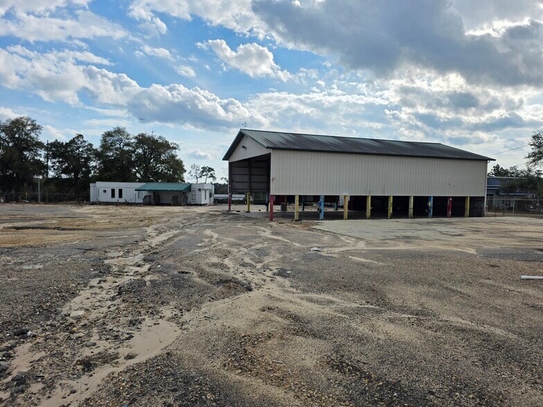 More Photos Of 4742 Blountstown Hwy, Tallahassee Office For Lease