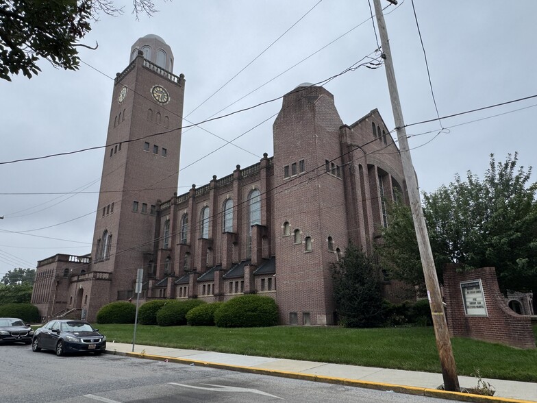 More Photos Of 100 Lafayette St, York Specialty For Sale