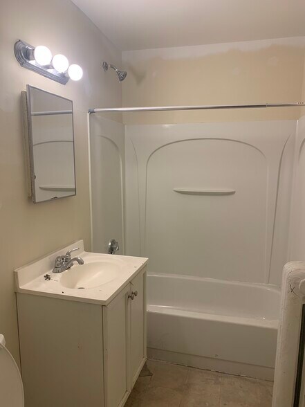 More Photos Of 37-39 Charter Oak Pl, Hartford Apartments For Sale