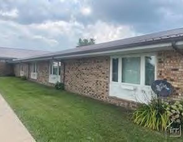 More Photos Of 901 State St, Donnellson Healthcare For Sale