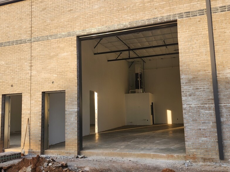 More Photos Of 2550 Atlanta Highway Hwy, Cumming Light Manufacturing For Lease
