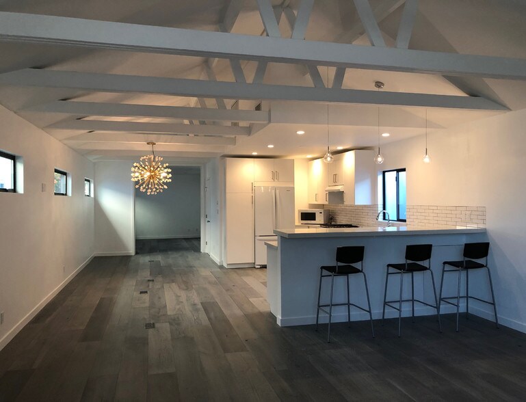 More Photos Of 754 Washington Blvd, Venice Office For Sale