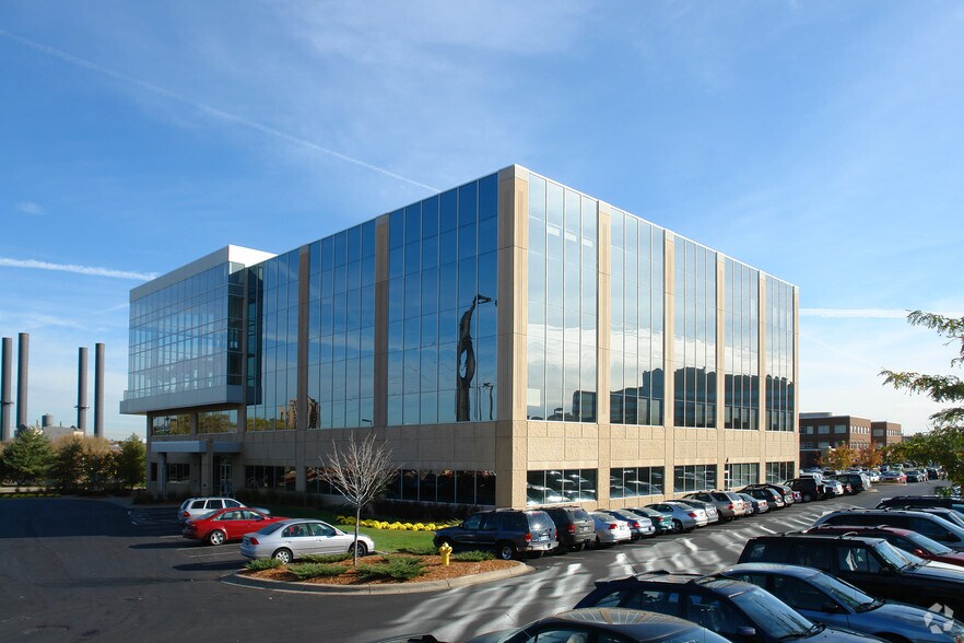 More Photos Of 1101 W River Pky, Minneapolis Office For Lease