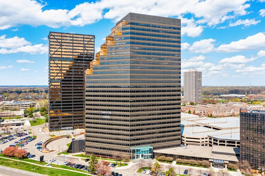 More Photos Of 2000 Town Center, Southfield Coworking Space