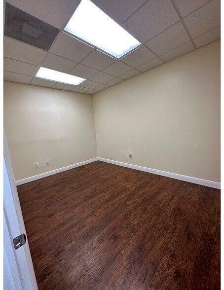 More Photos Of 2962 Trivium Cir, Fort Lauderdale Office For Sale
