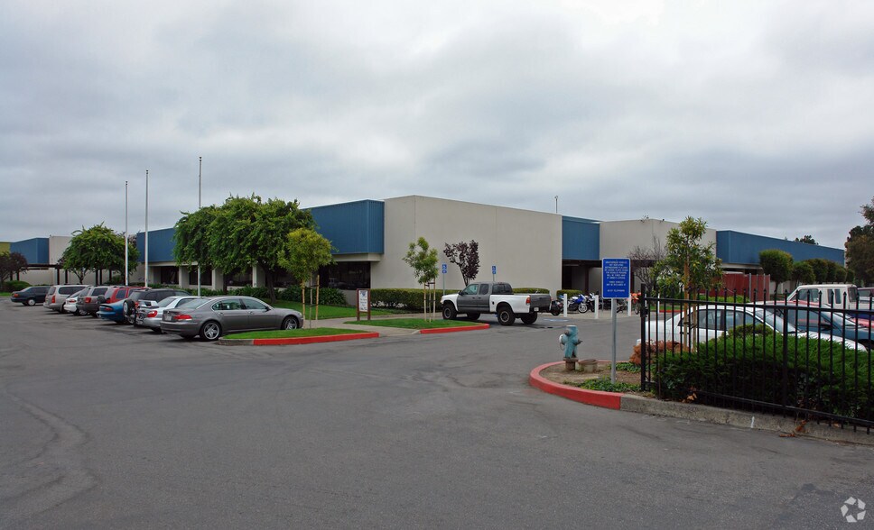 More Photos Of 130 Hangar Way, Watsonville Light Manufacturing For Lease