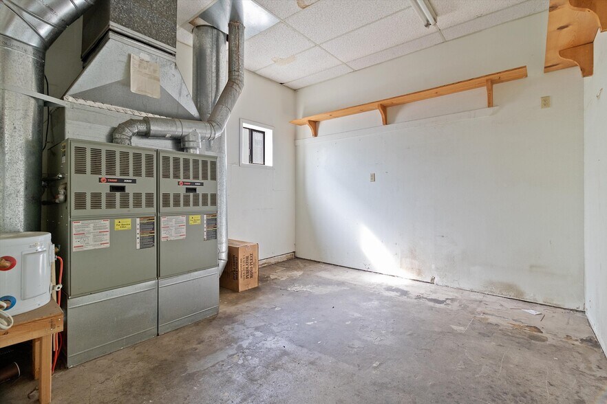 More Photos Of 6305 SW Highway 101, Lincoln City Warehouse For Sale