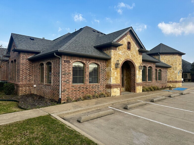 Primary Photo Of 2301 Mustang Dr, Grapevine Unknown For Lease