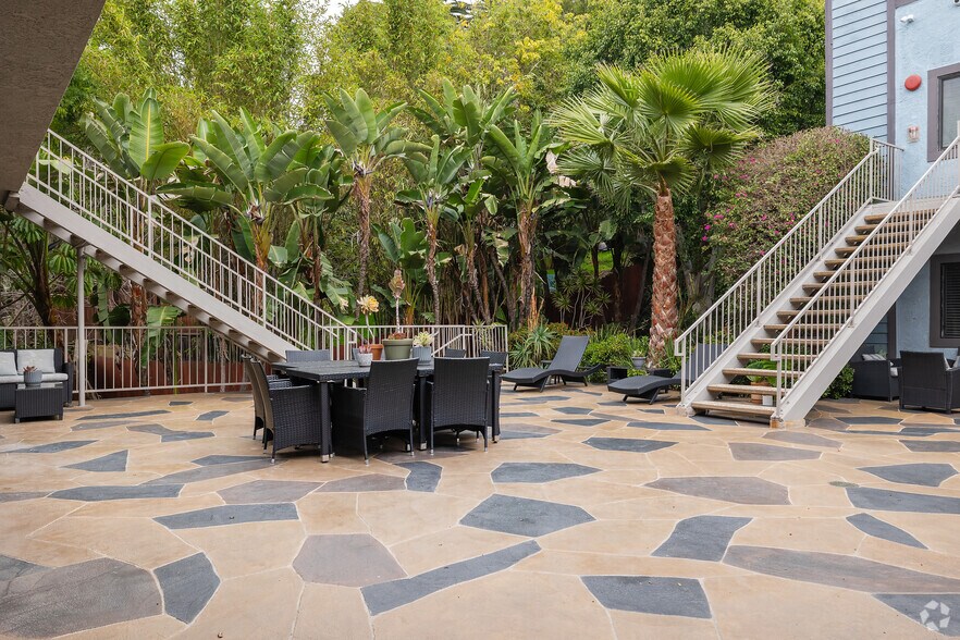 More Photos Of 6337 Primrose Ave, Los Angeles Apartments For Sale