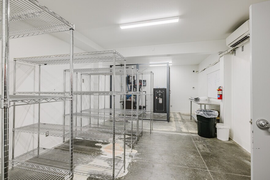 More Photos Of 1120 Hacienda Ranch Rd, Wells Truck Terminal For Lease