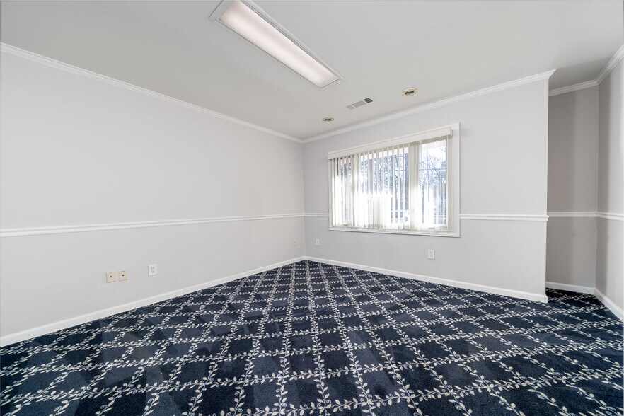 More Photos Of 3136 Clairmont Rd NE, Brookhaven Medical For Sale