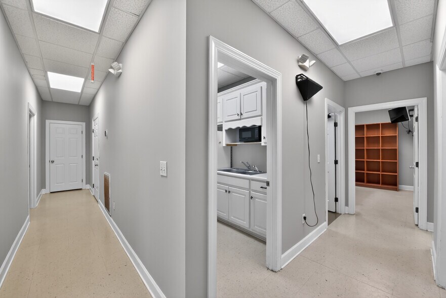 More Photos Of 6950 Hargrove Rd E, Tuscaloosa Office For Lease