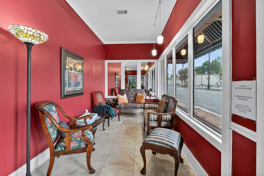 More Photos Of 1607 Norwich St, Brunswick Flex For Sale