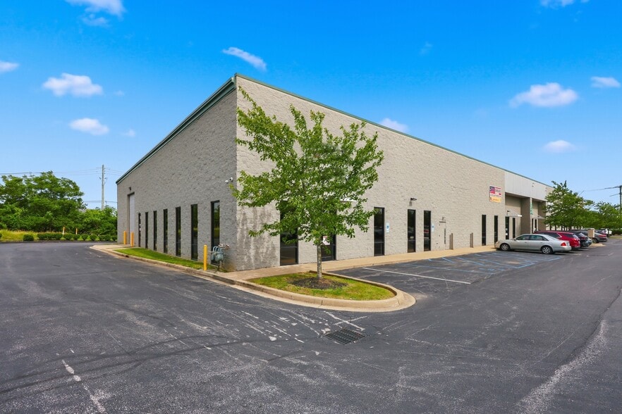 More Photos Of 2380 Fortune Dr, Lexington Flex For Lease