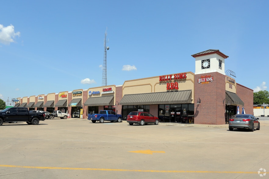 Primary Photo Of 512-530 N Main St, Muskogee Unknown For Lease