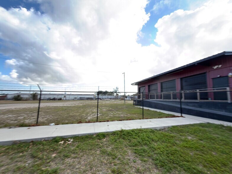 More Photos Of 4020 Jefferson Ave, Moss Point Distribution For Sale