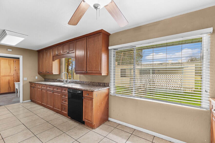 More Photos Of 9676 S Airport Way, Manteca Specialty For Sale