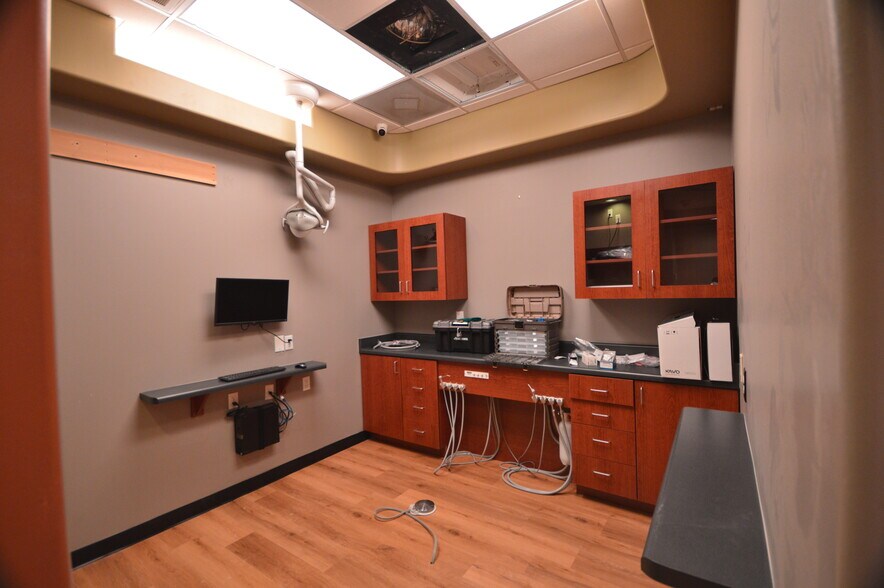 More Photos Of 13575 W Indian School Rd, Litchfield Park Medical For Sale