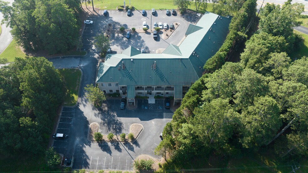 More Photos Of 1380 Milstead Ave NE, Conyers Medical For Lease