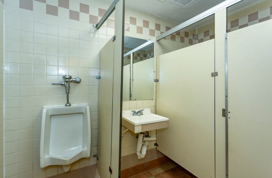 More Photos Of 3530 Pelham Pky, Pelham Fast Food For Sale