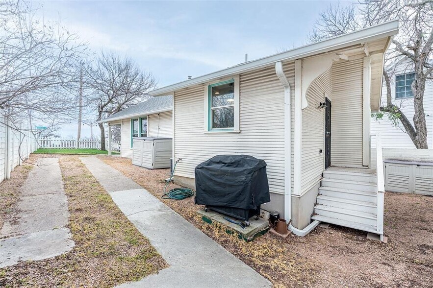 More Photos Of 1148 Northwestern Ave, Austin Specialty For Sale