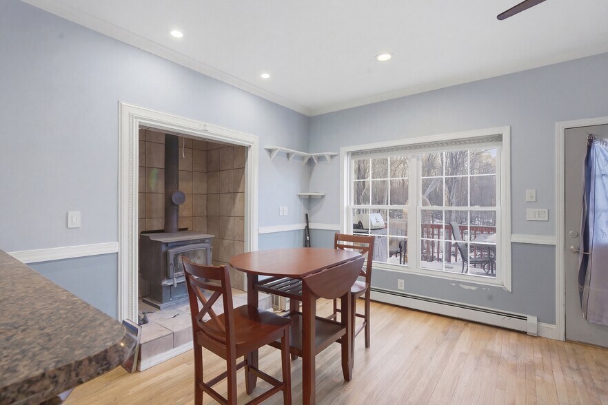 More Photos Of 106 Newport Bridge Rd, Warwick Multifamily For Sale