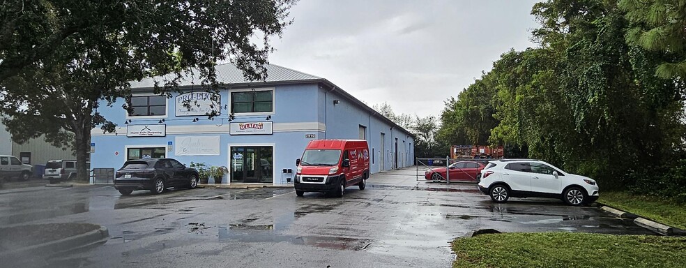 Primary Photo Of 3910 Domestic Ave, Naples Warehouse For Lease