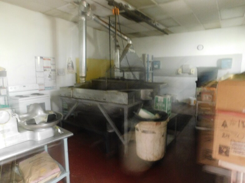 More Photos Of 1807 S Meridian St, Indianapolis Warehouse For Sale