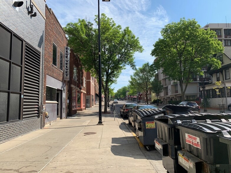 More Photos Of 430 W Gilman St, Madison Bar For Sale