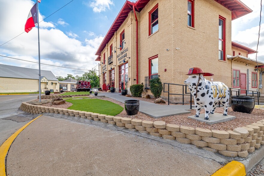 More Photos Of 200 S Magdalen St, San Angelo Police Fire Station For Sale