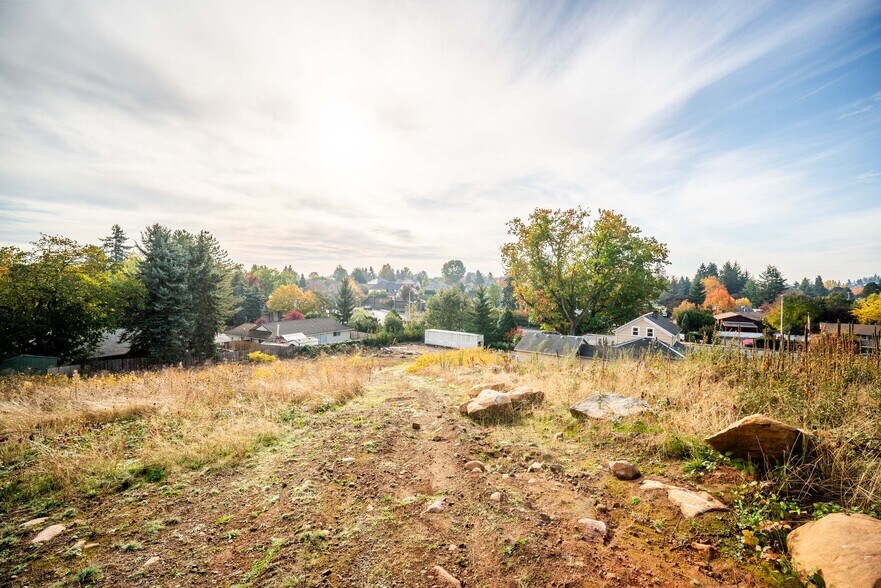 More Photos Of 12533 SE Sunnyside Rd, Happy Valley Flex For Sale