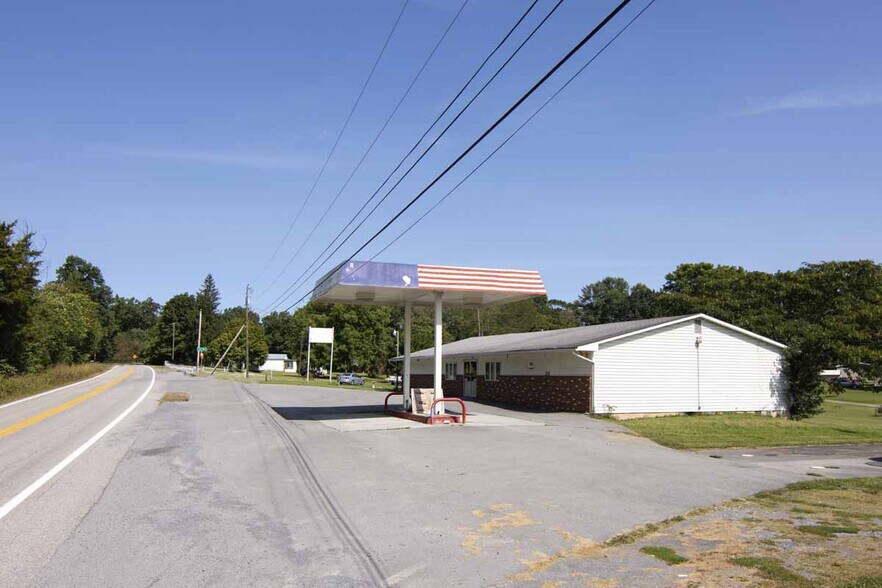 More Photos Of 4830 Highland Trl, Alderson General Retail For Sale