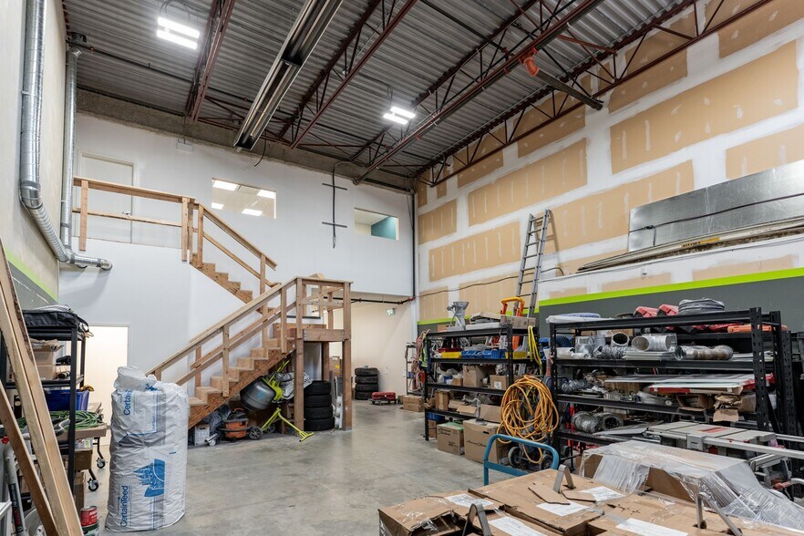 More Photos Of 2071 Kingsway Ave, Port Coquitlam Flex For Sale