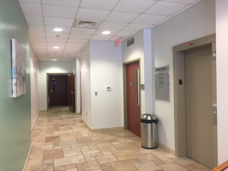 More Photos Of 411 N Section St, Fairhope Medical For Lease
