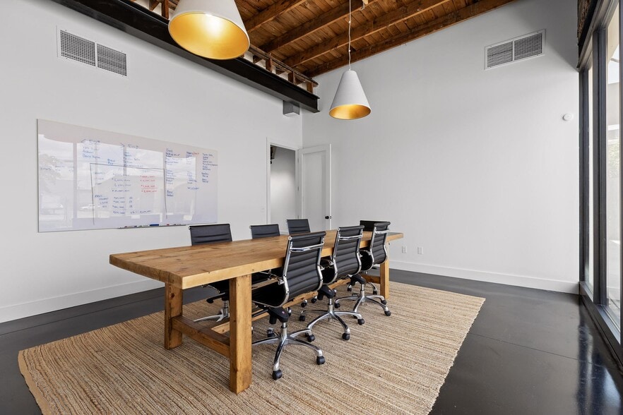 More Photos Of 1412 E Main St, Chattanooga Office For Lease