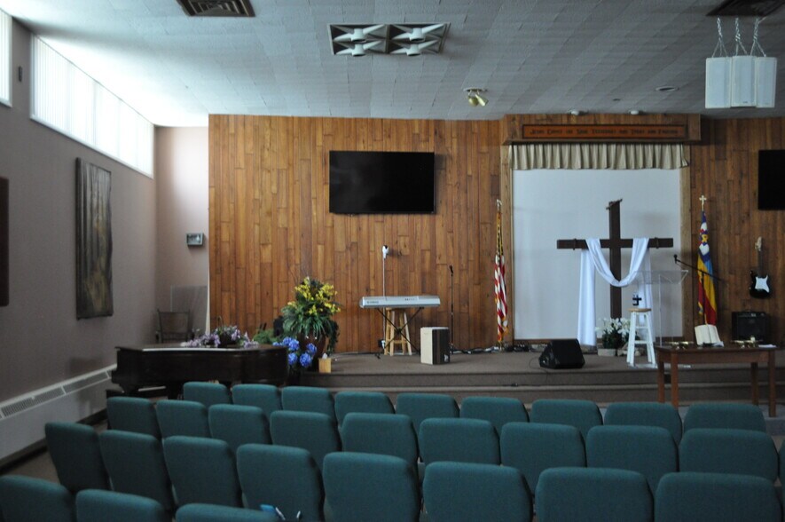 More Photos Of 2300 Mahantongo St, Pottsville Theater Concert Hall For Sale