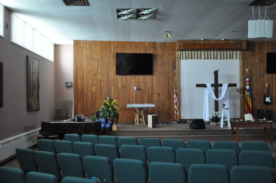 More Photos Of 2300 Mahantongo St, Pottsville Theater Concert Hall For Sale