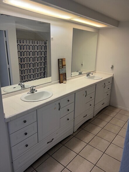 More Photos Of 1685 Cypress Dr, El Centro Healthcare For Lease