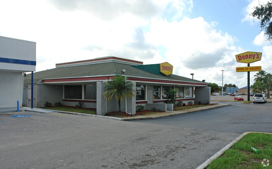 More Photos Of 940 Missouri Ave N, Largo Restaurant For Sale