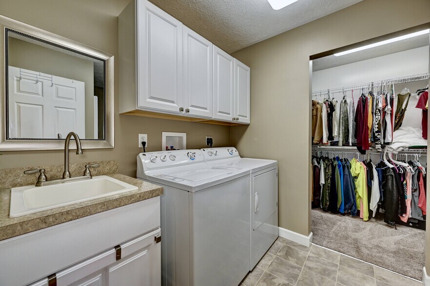 More Photos Of 10714 Main St, Mantua Storefront Retail Residential For Sale