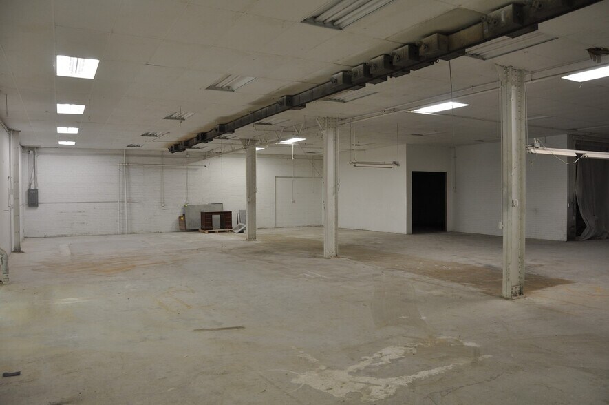 More Photos Of 8-10 Cairn St, Rochester Warehouse For Sale