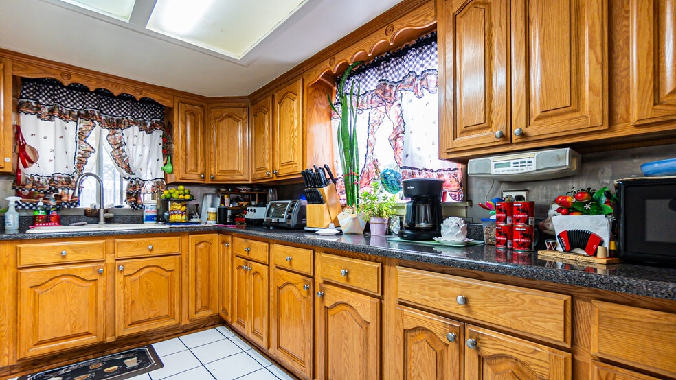 More Photos Of 4656 Floral Dr, Los Angeles Industrial For Sale