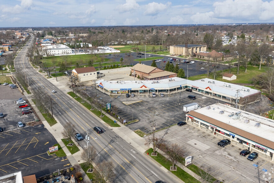 More Photos Of 6444 Pearl Rd, Parma Heights Unknown For Lease