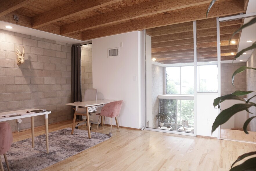 More Photos Of 6615-6621 Melrose Ave, Los Angeles Loft Creative Space For Lease