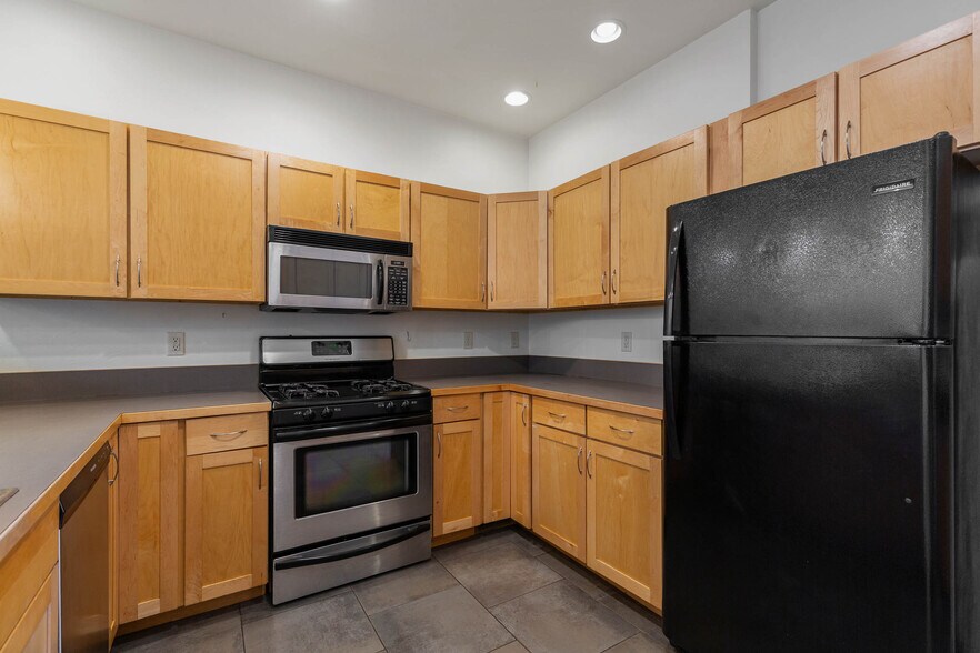More Photos Of 1281 Stoneridge Dr, Bozeman Apartments For Sale